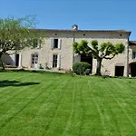 بيت ضيافة Les Foucauds