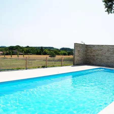 Les Foucauds 招待所