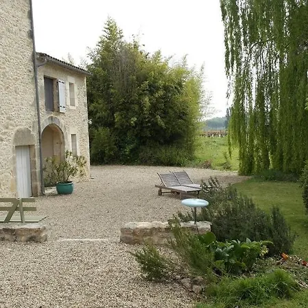 Les Foucauds 招待所 3*